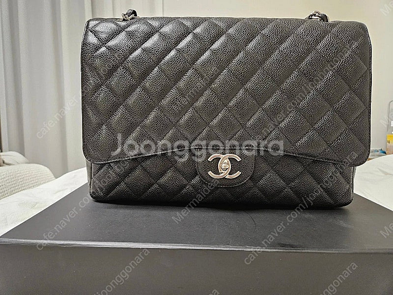 샤넬 클래식 캐비어 맥시 새제품같은 컨디션--0