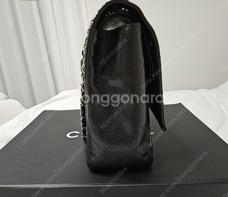 샤넬 클래식 캐비어 맥시 새제품같은 컨디션--3