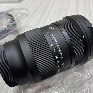 새상품급 시그마16-28 f2.8 DG DN (소니마운트) 85만