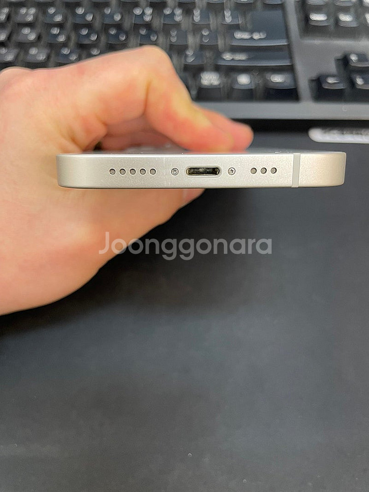 아이폰14 화이트 128GB 상태좋은 중고55만팝니다.--5