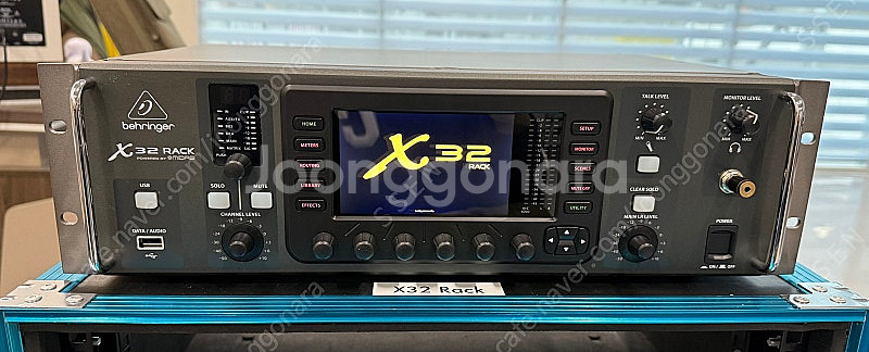 베링거 X32 Rack 디지털 콘솔 팝니다!--0