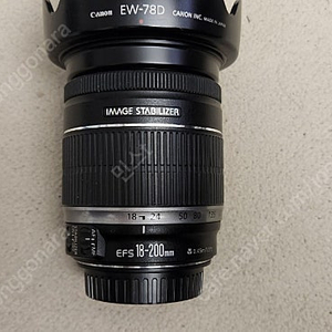 캐논 EF-S 18-200mm IS 렌즈 팝니다