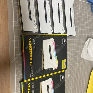 커세어 vebgence ddr4 rgb pro 8gb*2 듀얼킷 두세트 메모리 화이트