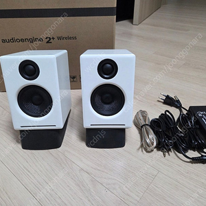 오디오엔진 A2+ Wireless 화이트 + DS1 스탠드 패키지