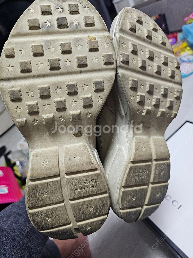 구찌 더티 라이톤 사이즈 uk7 260~265--4