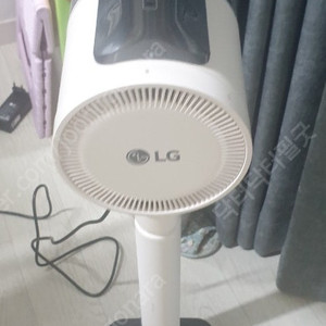 lg 코드제로 as9202wd 오브제 컬렉션 무선청소기 팝니다