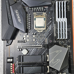 인텔 10700k/ aorus elite Z490 피씨디렉트/ G.skill ddr4 3200Mhz 8G 4개/ razer 한보 수냉쿨러 2열