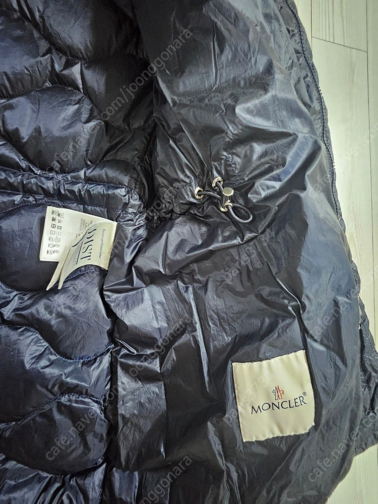 [가격인하] 정품 몽클레어 남성 패딩(롯데 에비뉴엘에서 구매) 이미지