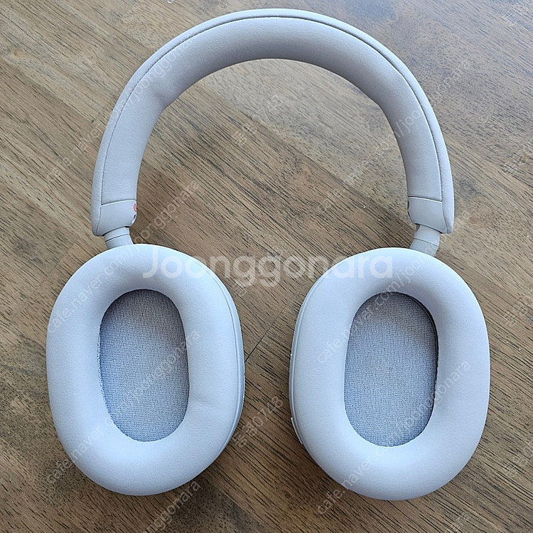 소니 WH-1000 XM5 실버--3