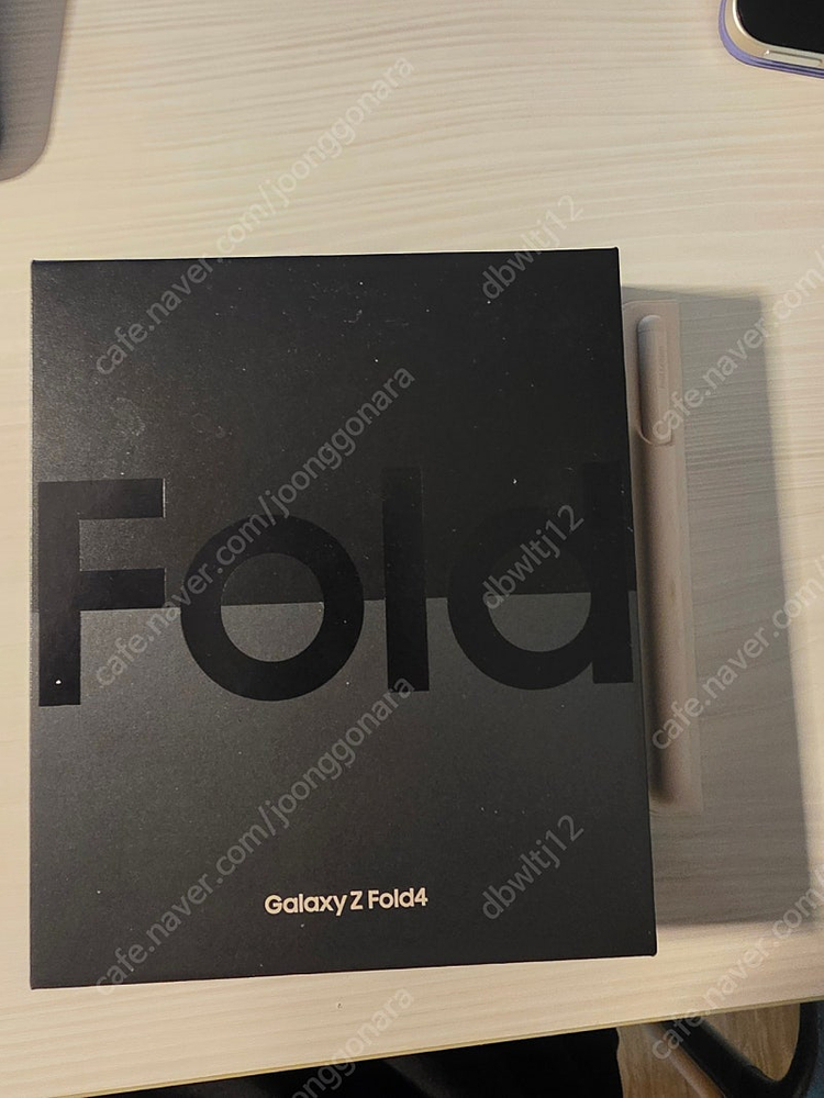 자급제 갤럭시 폴드4 베이지 512기가 올갈이 미사용 +s펜 판매합니다 이미지