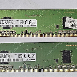 데스크탑용 삼성 DDR4 4G 2666V 램 2EA 팝니다.(택포 1만원)