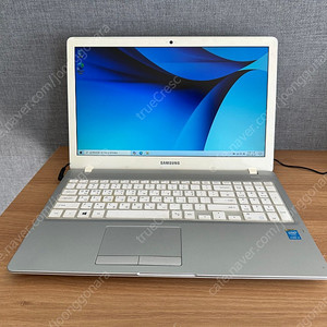 삼성 NT500R5H i3-5005U 8GB 15인치 노트북 판매합니다