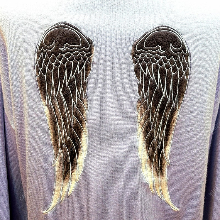 베르니스 날개 자수 니트--8