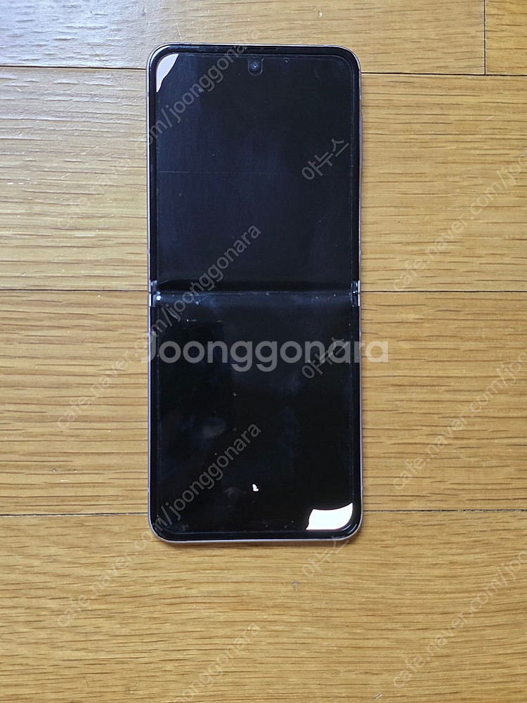 갤럭시 Z 플립3 256기가 액정나간거 팝니다--0