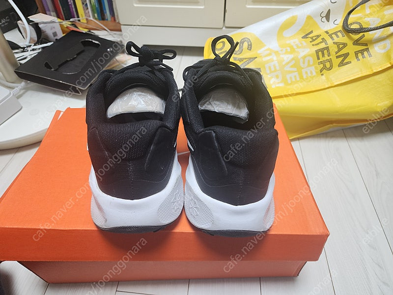 나이키 레볼루션 7 wide 285--1