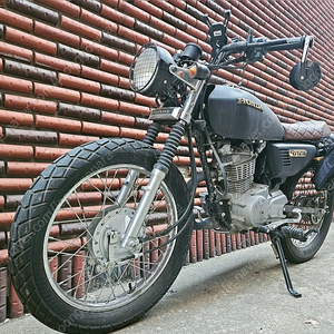 Honda CG125 카페 레이서 풀 커스텀 – 블랙 | 캠핑·여행·낚시 레저용 오토바이