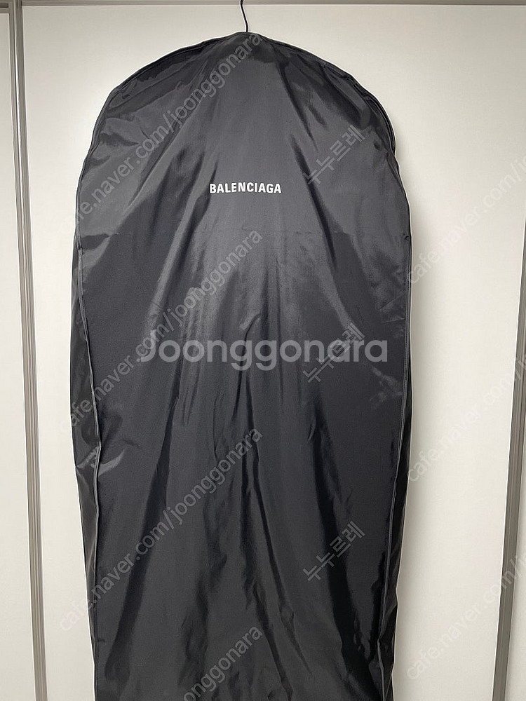 정품 20ss 발렌시아가 슬리브 로고 체크코트--6