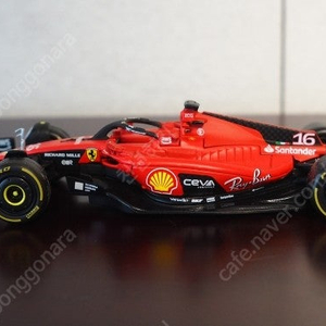 1:43 Bburago Ferrari SF-23 #16 / 1:36 Jeep 랭글러 / 1:38 머스탱 다크호스