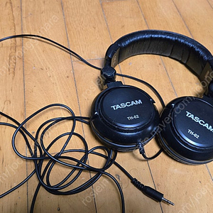 TASCAM 모니터링 헤드폰 TH-02