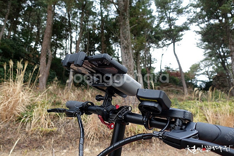 [팝니다.대전] DJI R1조종기용 자전거/오토바이 거...--3