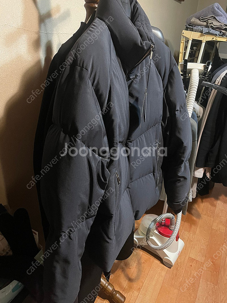 질스튜어트뉴욕 23FW MANTECO 원단 구스다운 숏...--7
