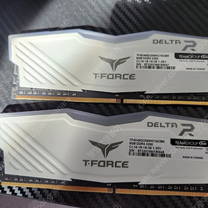 T-Force DDR4-3200 화이트 8GBx2 판매합니다