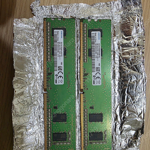 삼성 DDR4 2666 4GB PC용 2개 판매합니다.