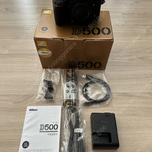 신품급 니콘 D500 팝니다 (박스풀, 1324컷)