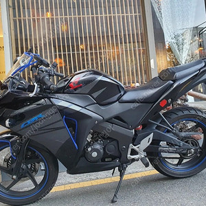 혼다CBR125 부산 17년 16900KM