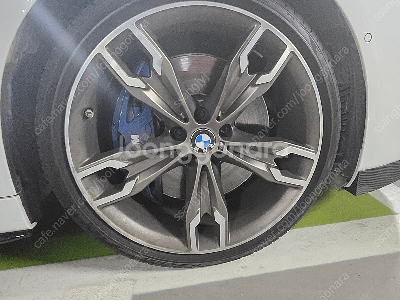 bmw m550i 20인치 순정휠 팝니다--1