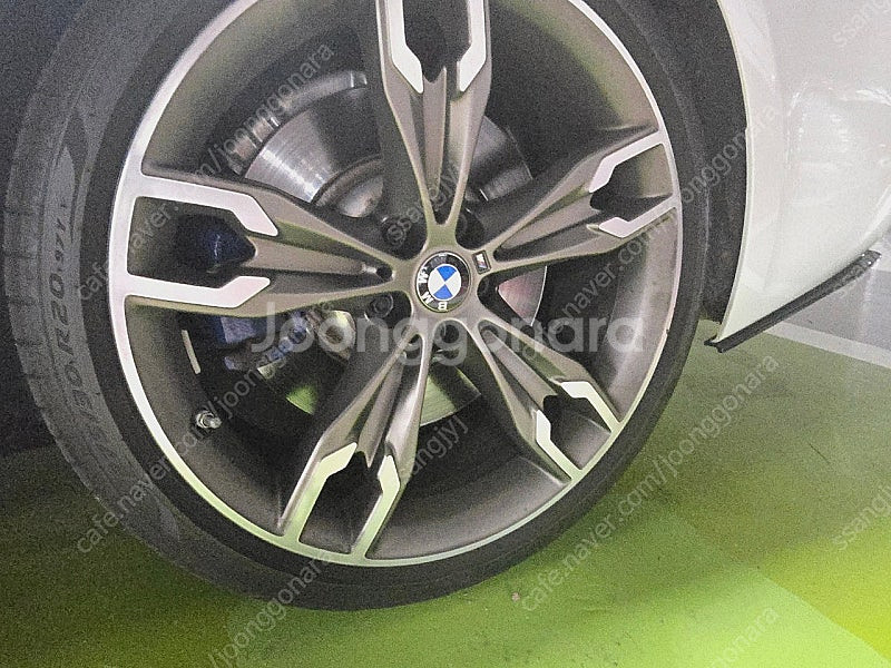 bmw m550i 20인치 순정휠 팝니다--3