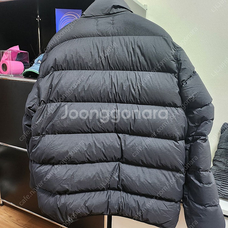 스톤아일랜드 심리스 터널 나일론 패딩 판매합니다--5