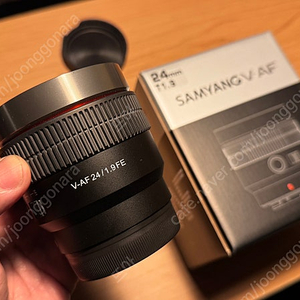 삼양 v-af 24mm t1.9 판매합니다 50 만원