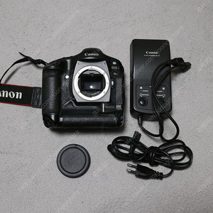 캐논 DSLR 카메라 EOS-1Ds, 일명 왕데스