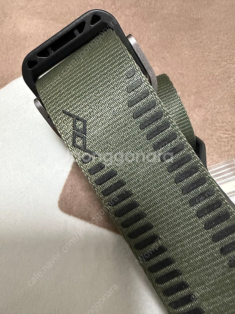 Peak design strap--2