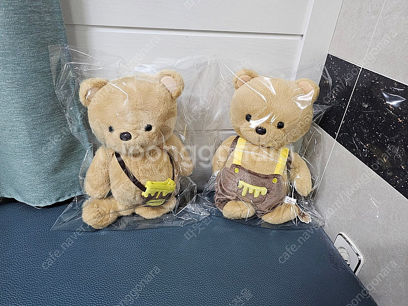 허니베어 멜빵바지 중형 곰돌이랑 기본형 인형 새거 팔아...--1