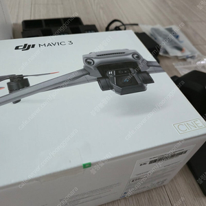 dji 매빅3 시네(1TB) 프리미어 콤보 팝니다.