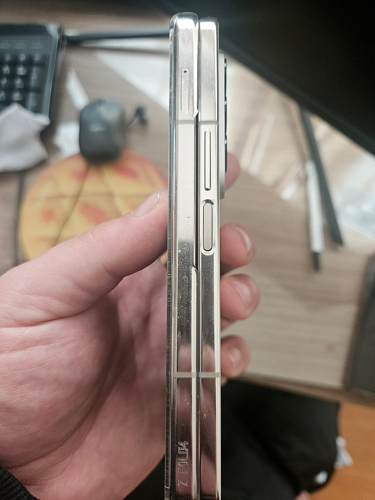 폴드4 512 로즈골드 올갈이 55만 노기스 노잔상 이미지