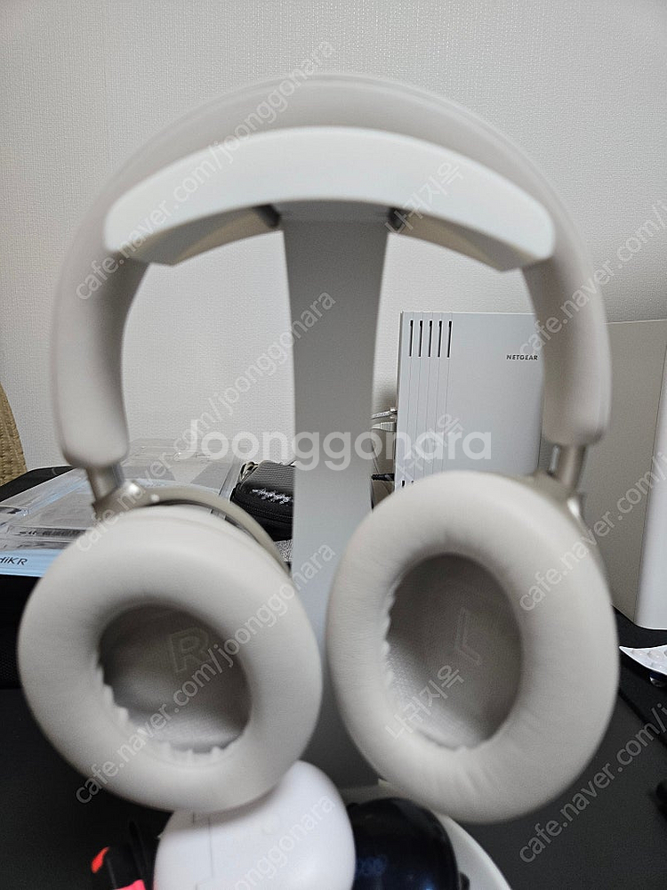 BOSE QC ULTRA 화이트 스모크 (리퍼 새제품)--3