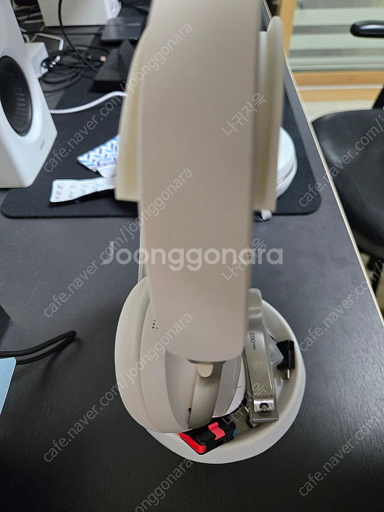 BOSE QC ULTRA 화이트 스모크 (리퍼 새제품)--5