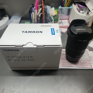 탐촌 17-70mm F/2.8 Di III-A VC RXD B070X (후지마운트)판매합니다.