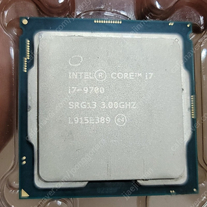 인텔 i7 9700 cpu 판매합니다.