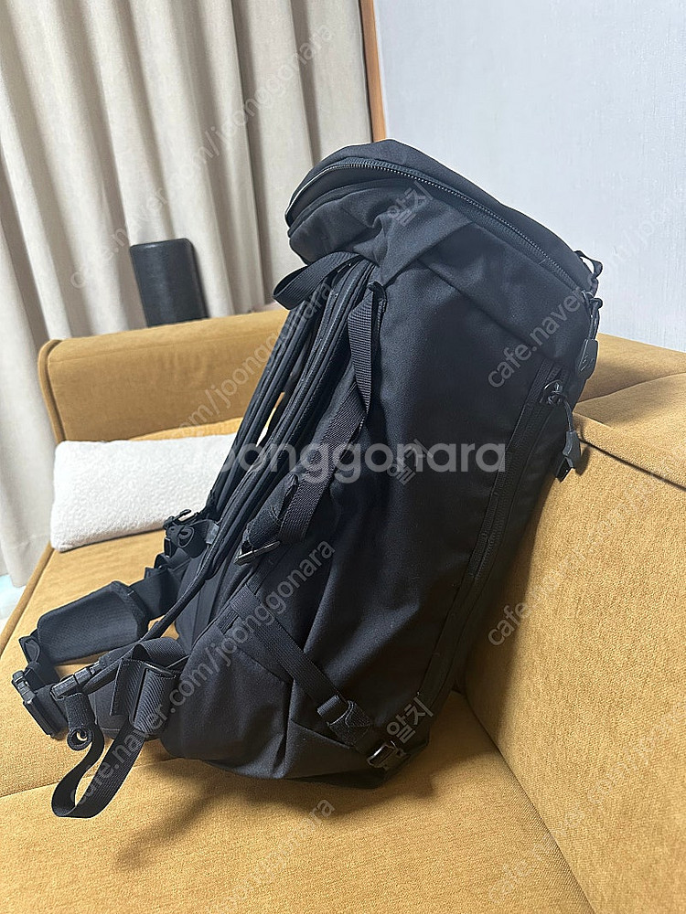 아크테릭스 리프 어썰트팩 45L 블랙색상 팝니다--2