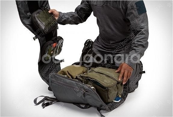 아크테릭스 리프 어썰트팩 45L 블랙색상 팝니다--8