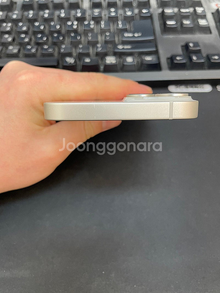 아이폰14 화이트 128GB 상태좋은 중고55만팝니다.--3