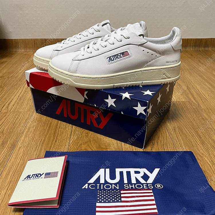 새제품 오트리 메달리스트 로우 고트스킨 스니커즈 화이트 41사이즈 265--1