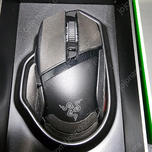 RAZER Basilisk V3 Pro 무선 충전팩 팝니다.