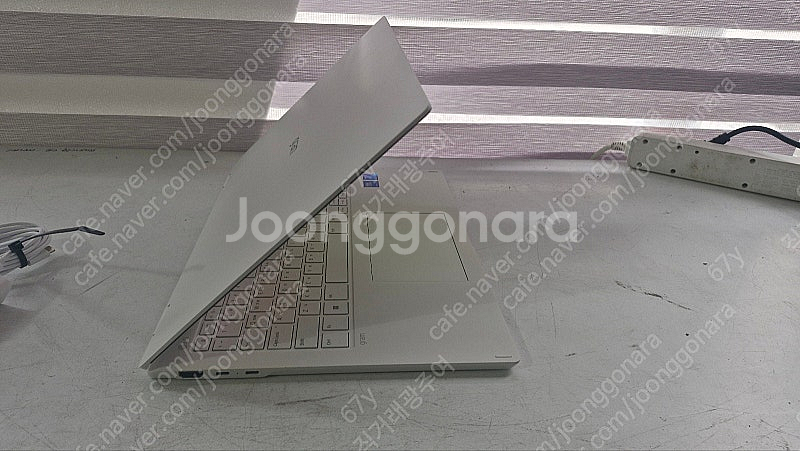 LG그램 16TD90SP-KX56K 360도 회전 가능...--3