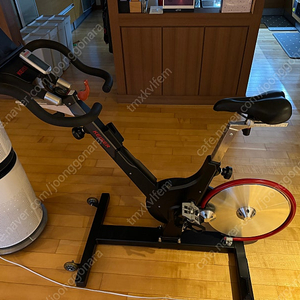 카이저 M3i 인도어 바이크 Keiser Indoor Bike 스피닝 자전거 팝니다 (배송가능)