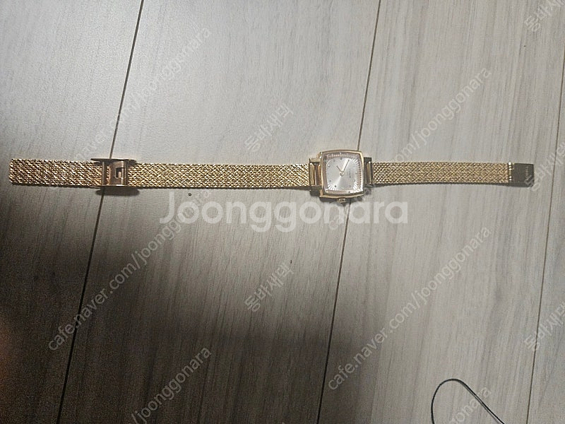 TISSOT 여성시계--1